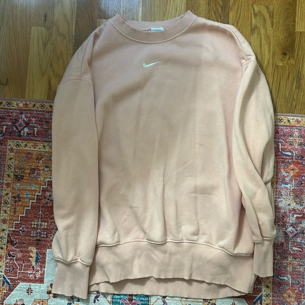 Nike crewneck size medium,color is brighter in person